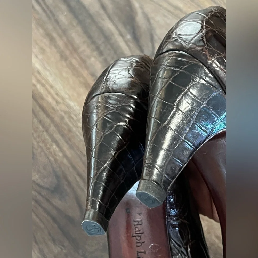 Ralph Lauren brown crocodile heels size 7.5